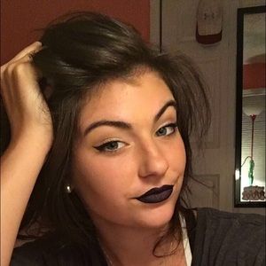 Meet your Posher, Makayla