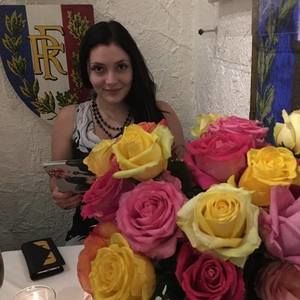 Meet your Posher, Lucia