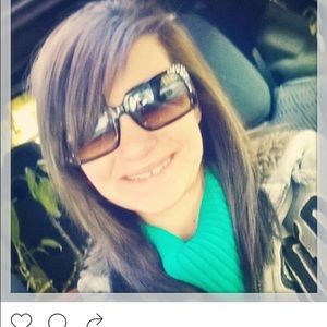 Meet your Posher, Carissa