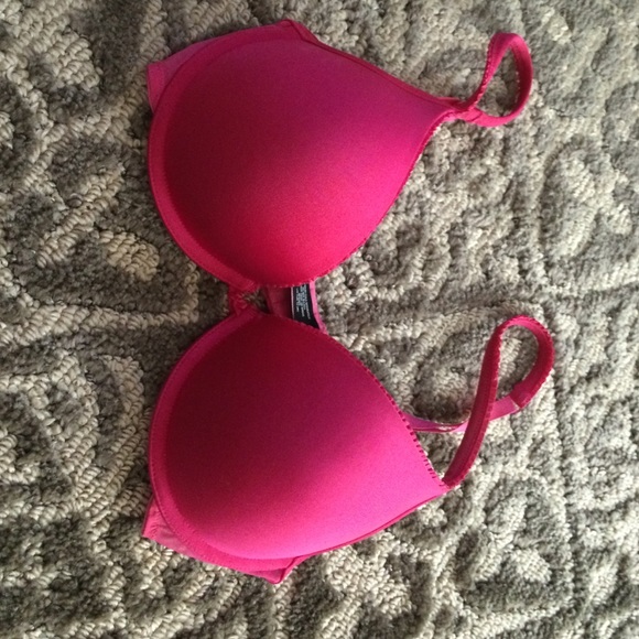 Victoria's Secret 34D Demi bra