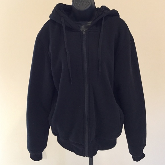 🔴Men's NWOT warm black sweatshirt, size Large