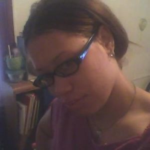 Meet your Posher, Holly-jay