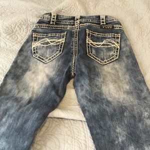 Cowgirl tuff Capri jeans