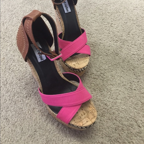 Ladies pink wedges size 6