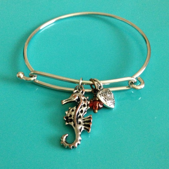 Sea Horse Bangle Bracelet - Picture 1 of 1