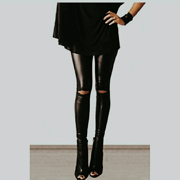 *JUST IN AND OMG BEAUTIFUL*Faux Leather Leggings - Picture 2 of 4