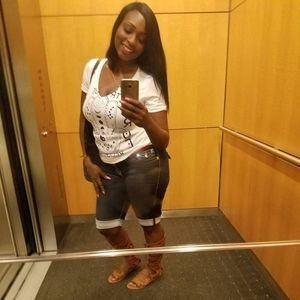 Meet your Posher, Latoya