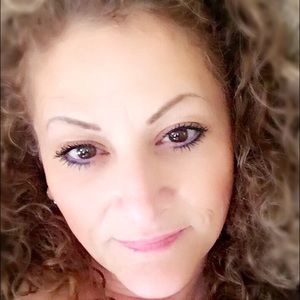 Meet your Posher, Gloria