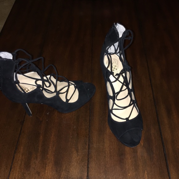 🚨SOLD🚨 Vince Camuto heels - Picture 2 of 4