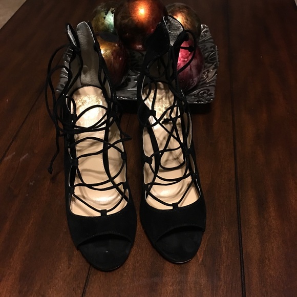🚨SOLD🚨 Vince Camuto heels - Picture 3 of 4