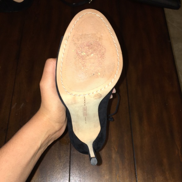 🚨SOLD🚨 Vince Camuto heels - Picture 4 of 4