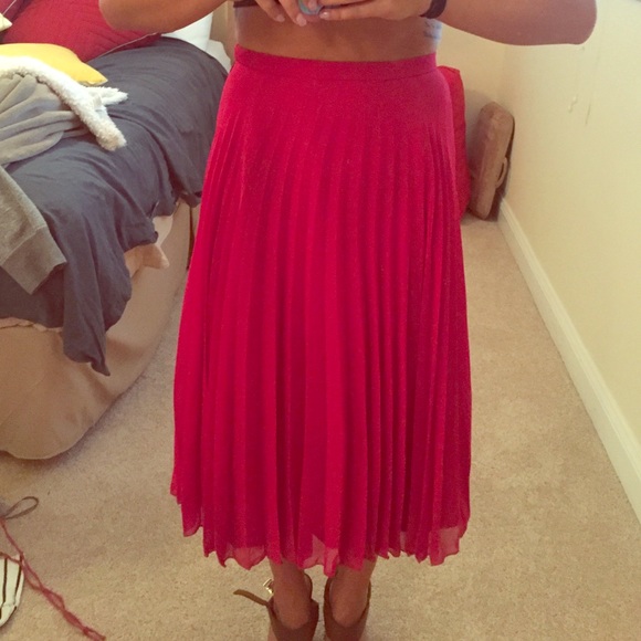 Super cute!! ASOS Red pleated midi skirt - size 4