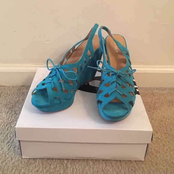 Nine West suede turquoise wedges
