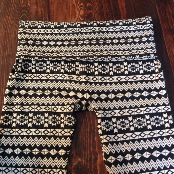Leggings Bundle- size small - Picture 3 of 4