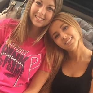 Meet your Posher, Laura