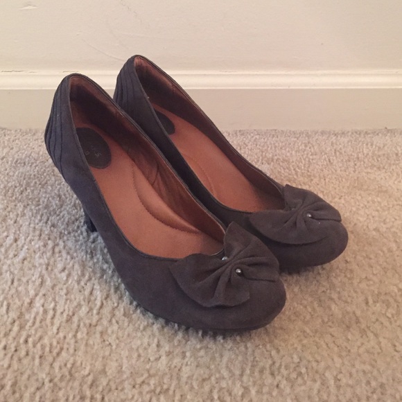Clark's grey suede heels