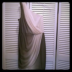 One-shoulder dress