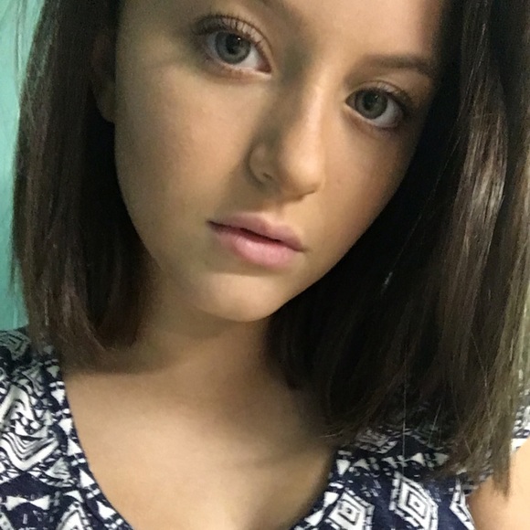 Meet your Posher, Liz