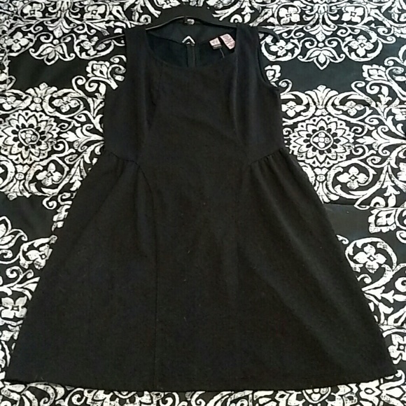 Never worn still has tag on