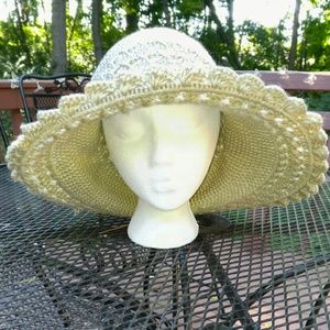 Crochet floppy hat