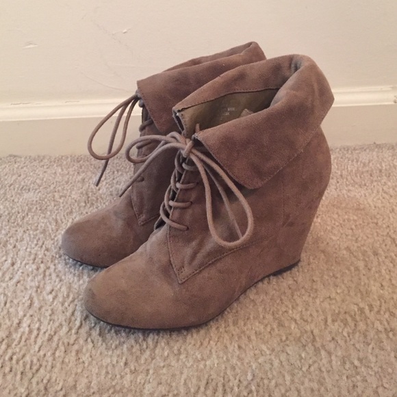 Nine West taupe suede lace up booties