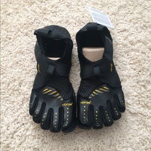 Men's vibram 5 finger water shoes