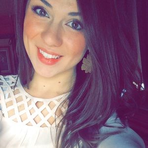 Meet your Posher, Lauren