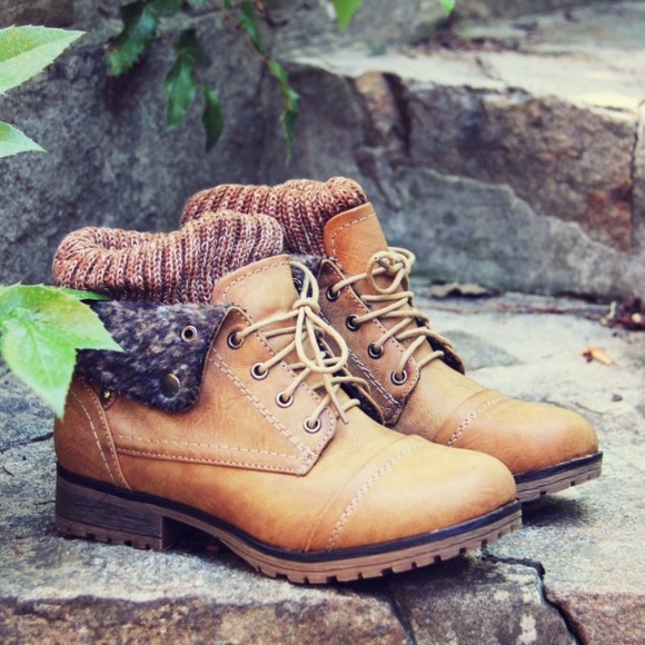 Spool 72 Shoes - Lightly USED  Nor'wester Boot in Tan