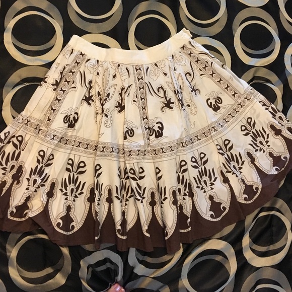 🌸Spring Sale🌸 Brown and gold pleated skirt - Picture 1 of 2