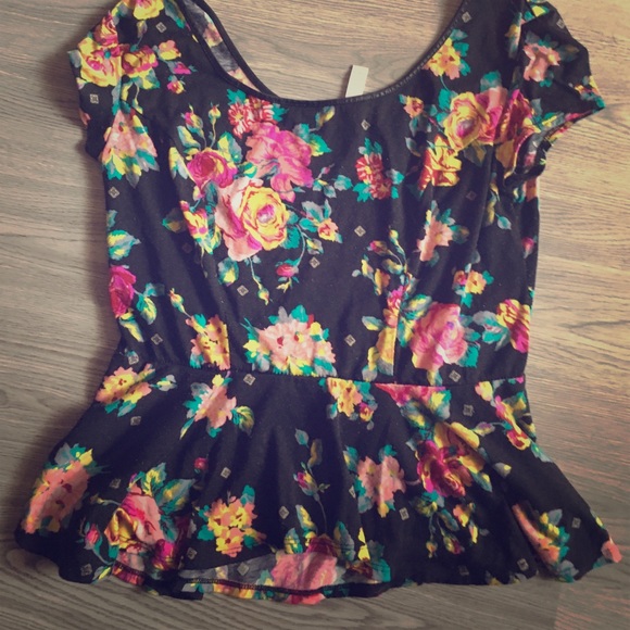 Peplum top size M - Picture 1 of 1