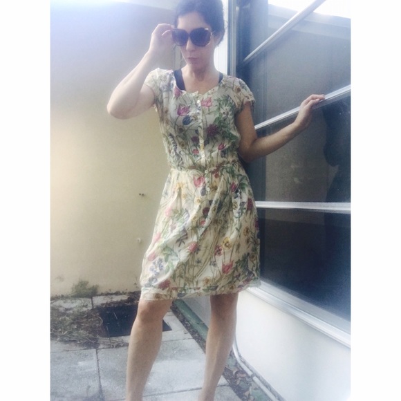 Size small lightweight floral print dress - Picture 1 of 4
