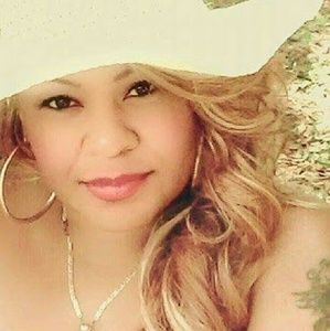 Meet your Posher, Leslie