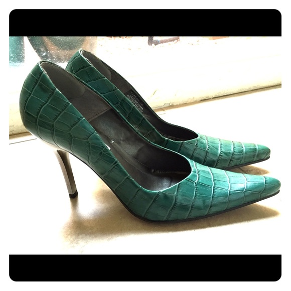 Steve Madden tarah green crocodile pumps