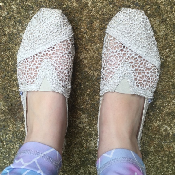Crochet cream toms! Size 8.5 | worn once