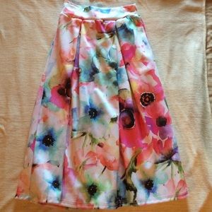 A-line floral skirt.