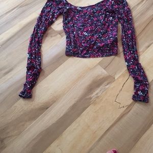 Long sleeve crop top