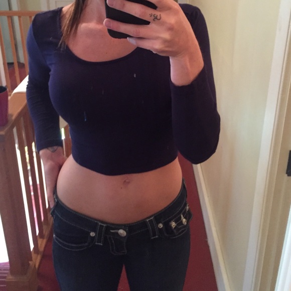 Angl Long-Sleeve Crop Top