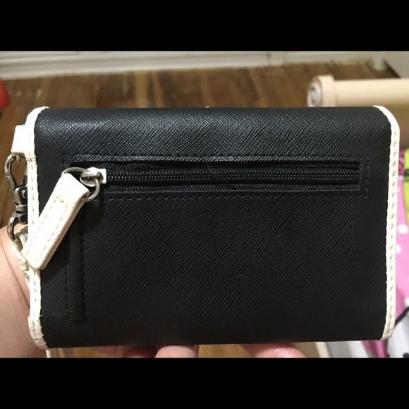 Mini Clutch - Picture 2 of 3