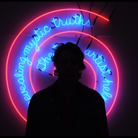 Meet your Posher, Paxton - Picture 1 of 1