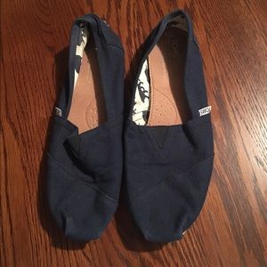 Toms