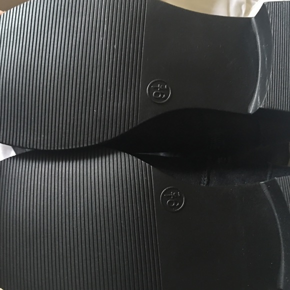 Boots - Picture 3 of 4