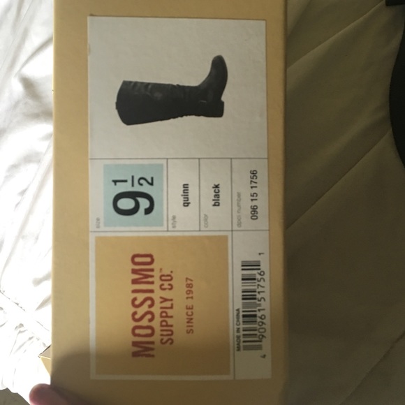 Boots - Picture 4 of 4
