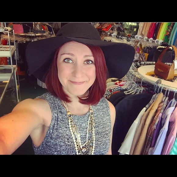 Meet your Posher, Sarah - Picture 1 of 1