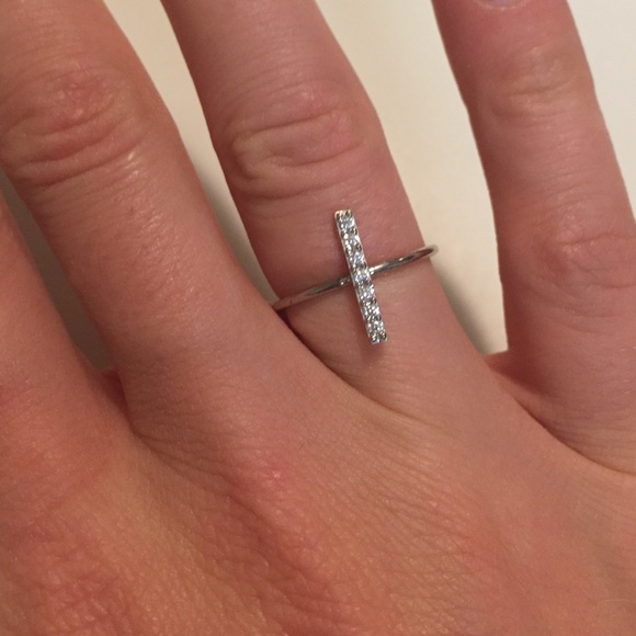 HP 2/15!Sterling Silver and CZ bar ring