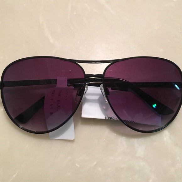 Sunglasses by Kenneth Cole Reation - Picture 1 of 2