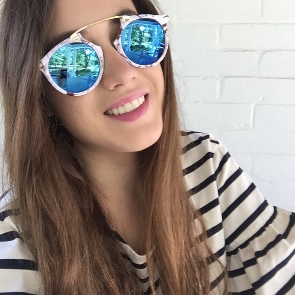 "Sienna" Sunglasses || White Marble & Blue - Picture 5 of 8