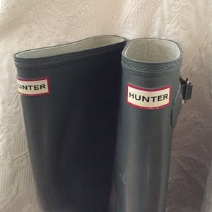 Tall Glossy Grey Hunter Boots Size 7