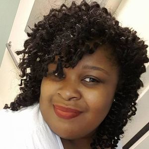 Meet your Posher, Roxanne