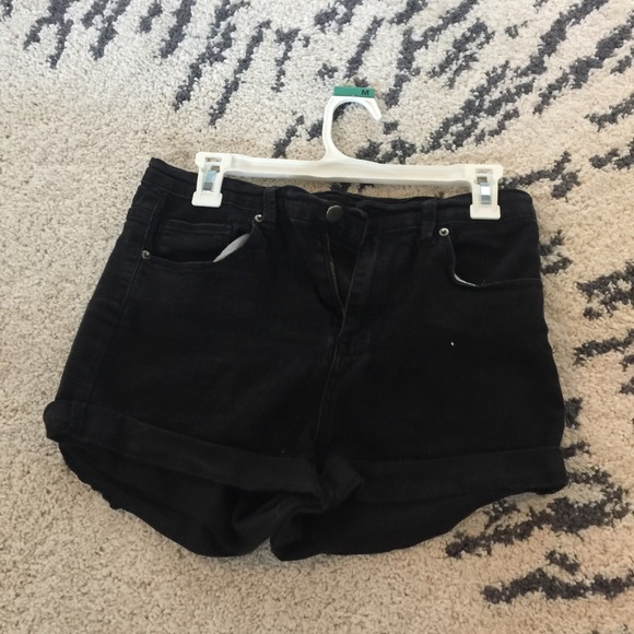 F21 black high waisted shorts