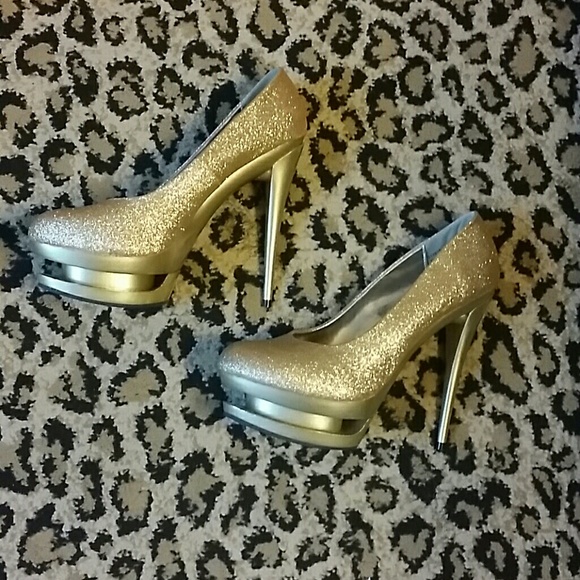 Justfab Gold Glitter Never Worn Pumps Size 9